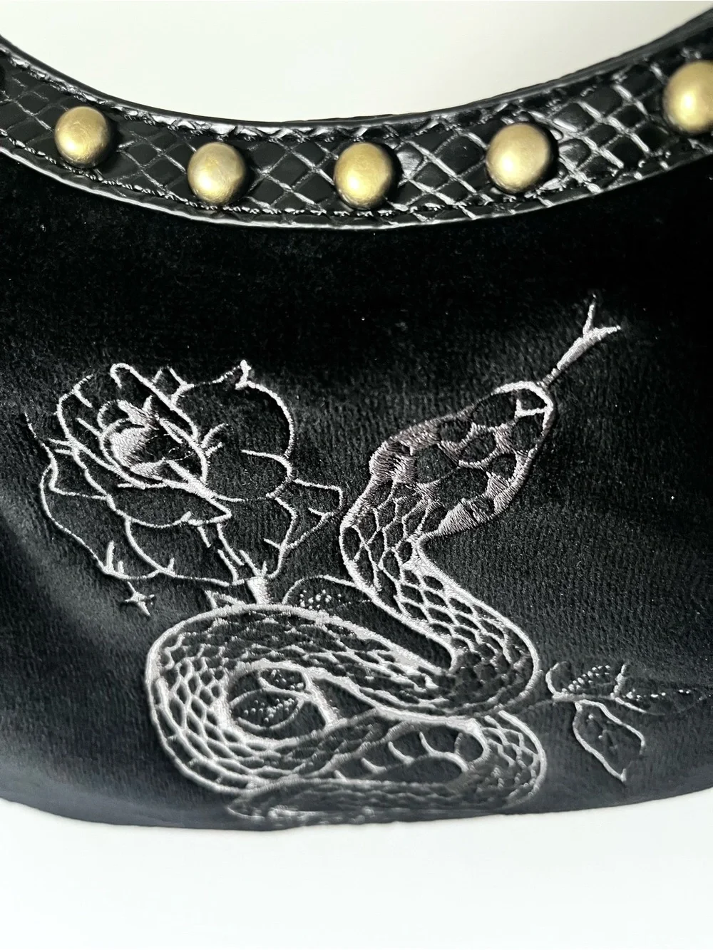 Killstar edgy shoulder